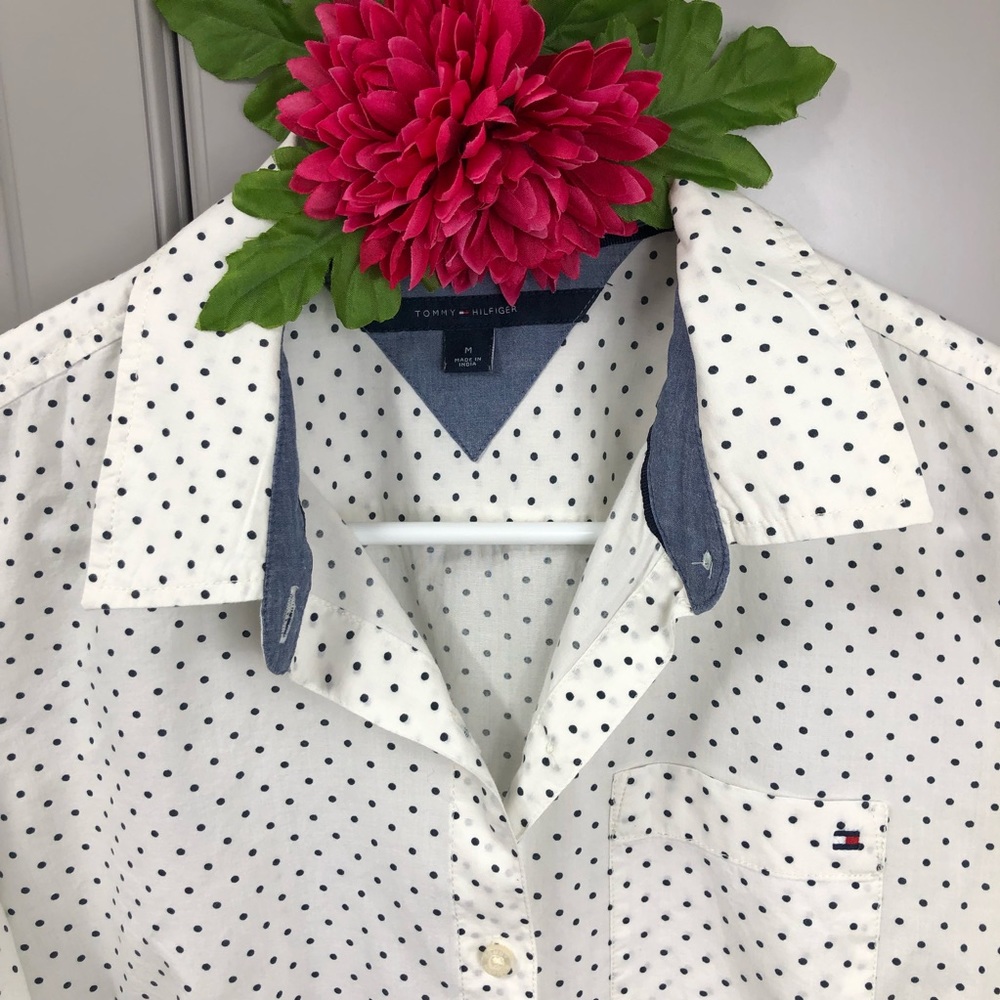 TOMMY HILFIGER POLKA DOTTED BUTTON DOWN SHIRT